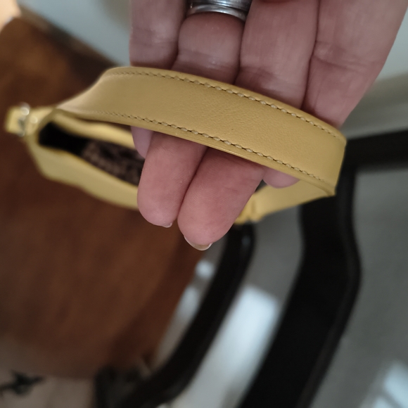 Coach Cream Shoulder Hand Bag - Picture 5 of 14